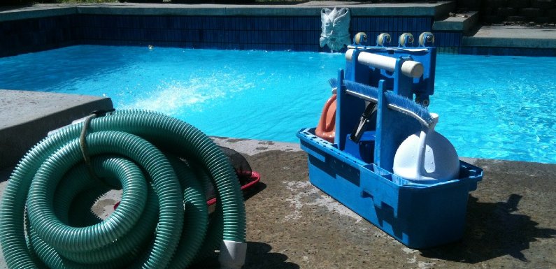 limpiar tu piscina este verano